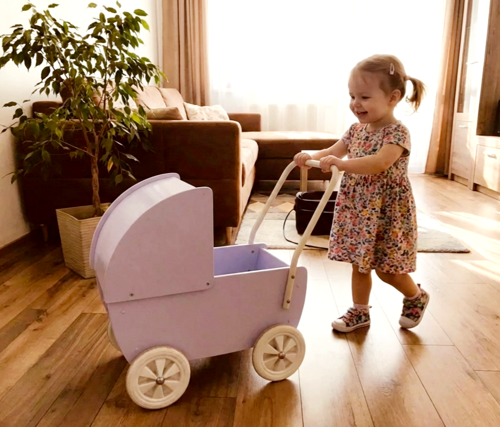 Retro drevený kočík