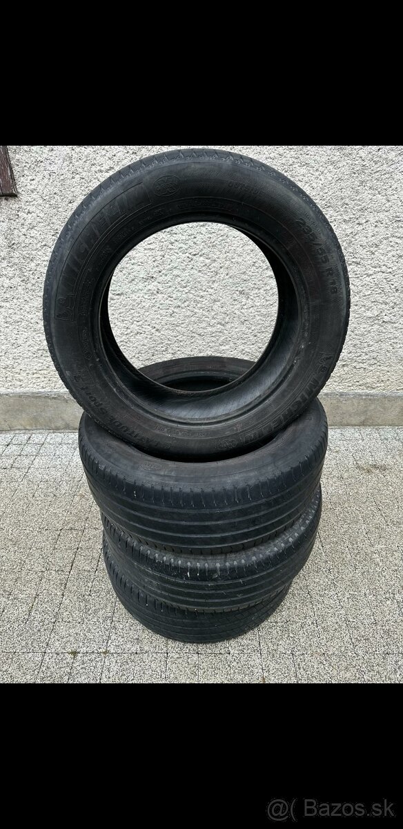 Predam pneu.Michelin 235/55R18