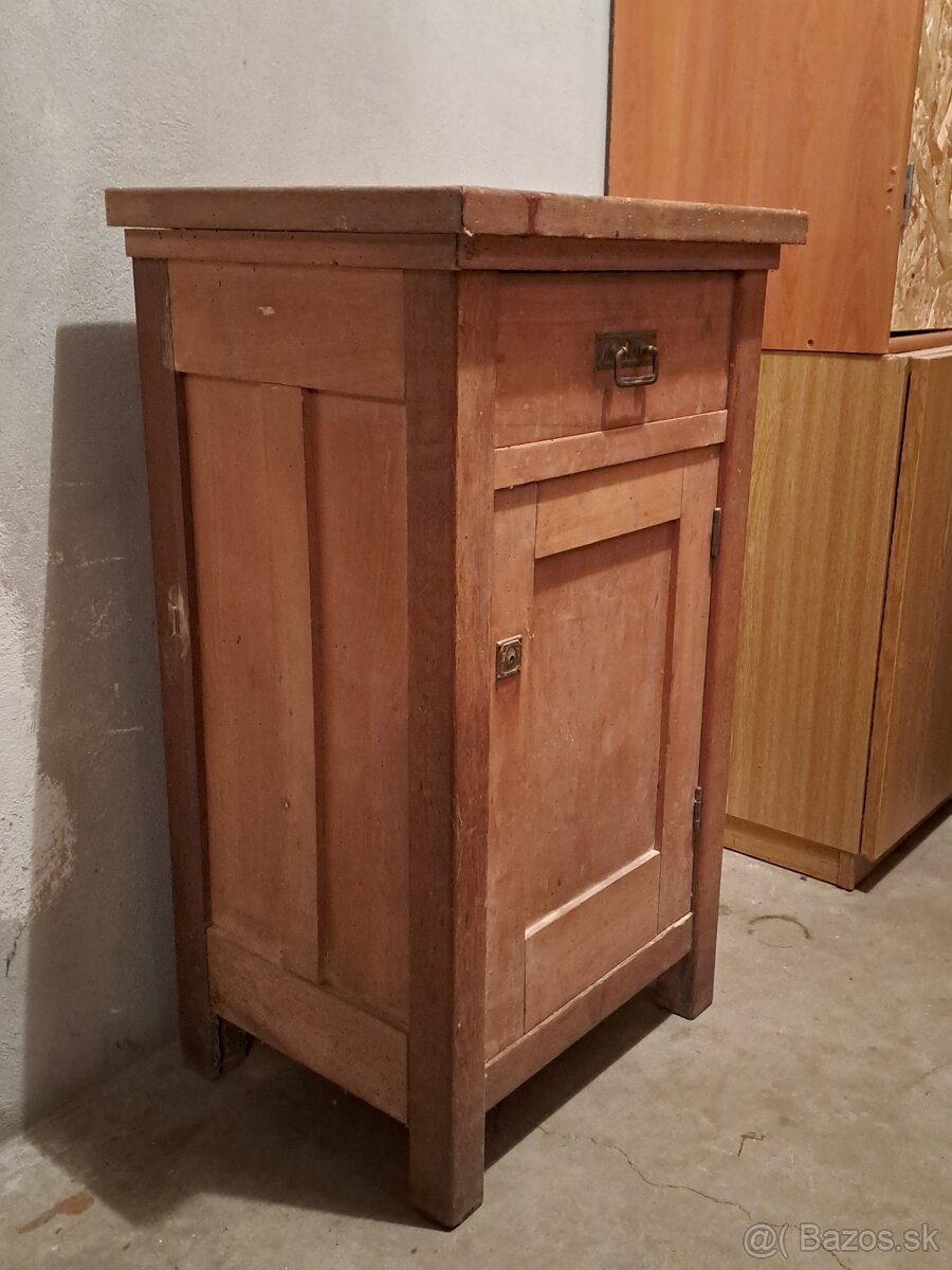 Nočné stolíky cca 100 ročné