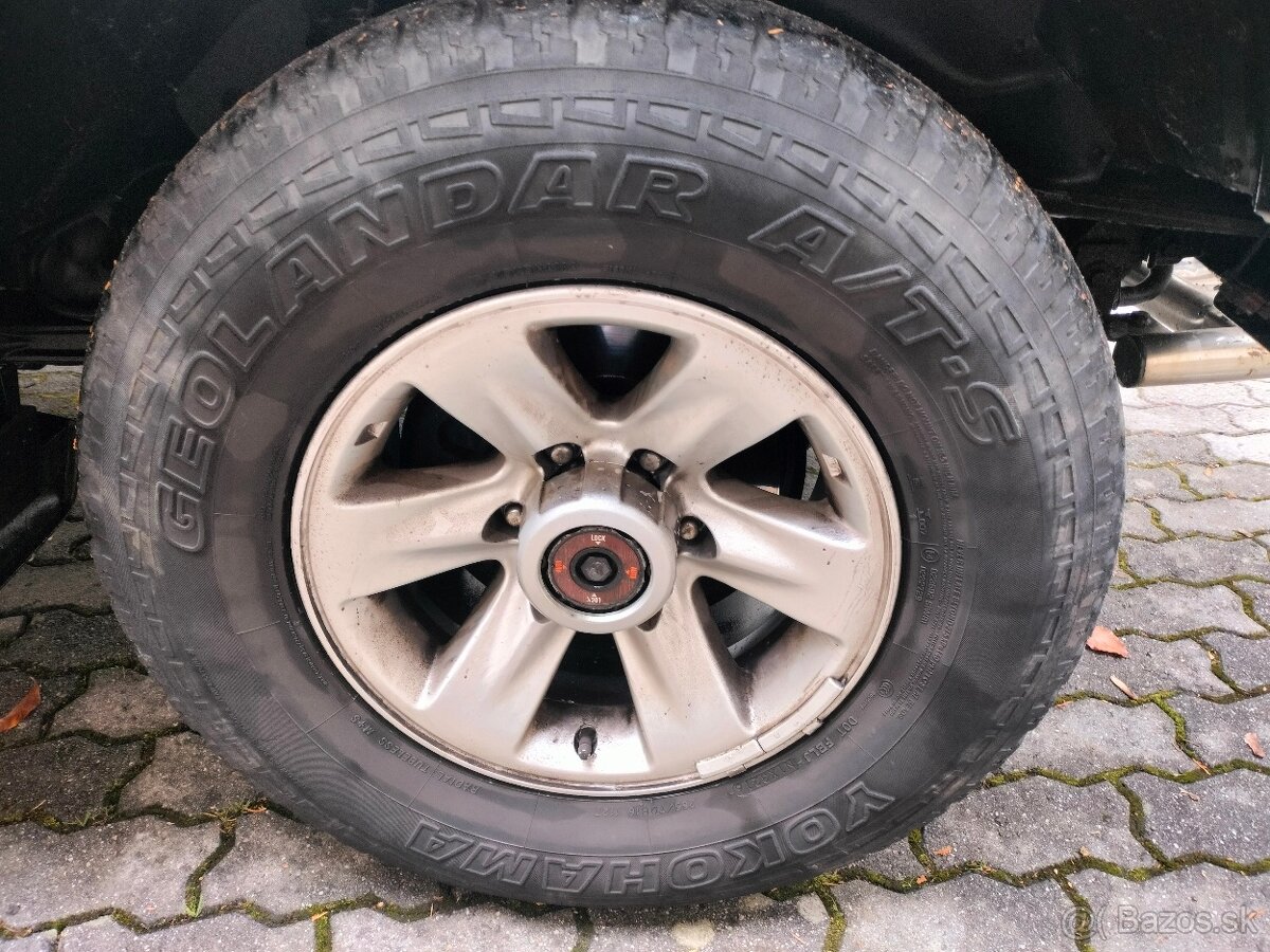 Nissan Patrol 4 ks pneumatiky 265/70 R16