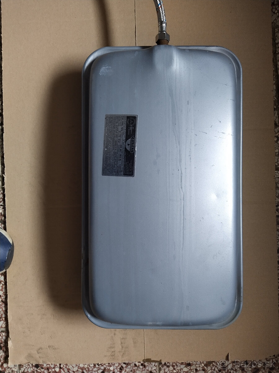Expanzná nádova 10L