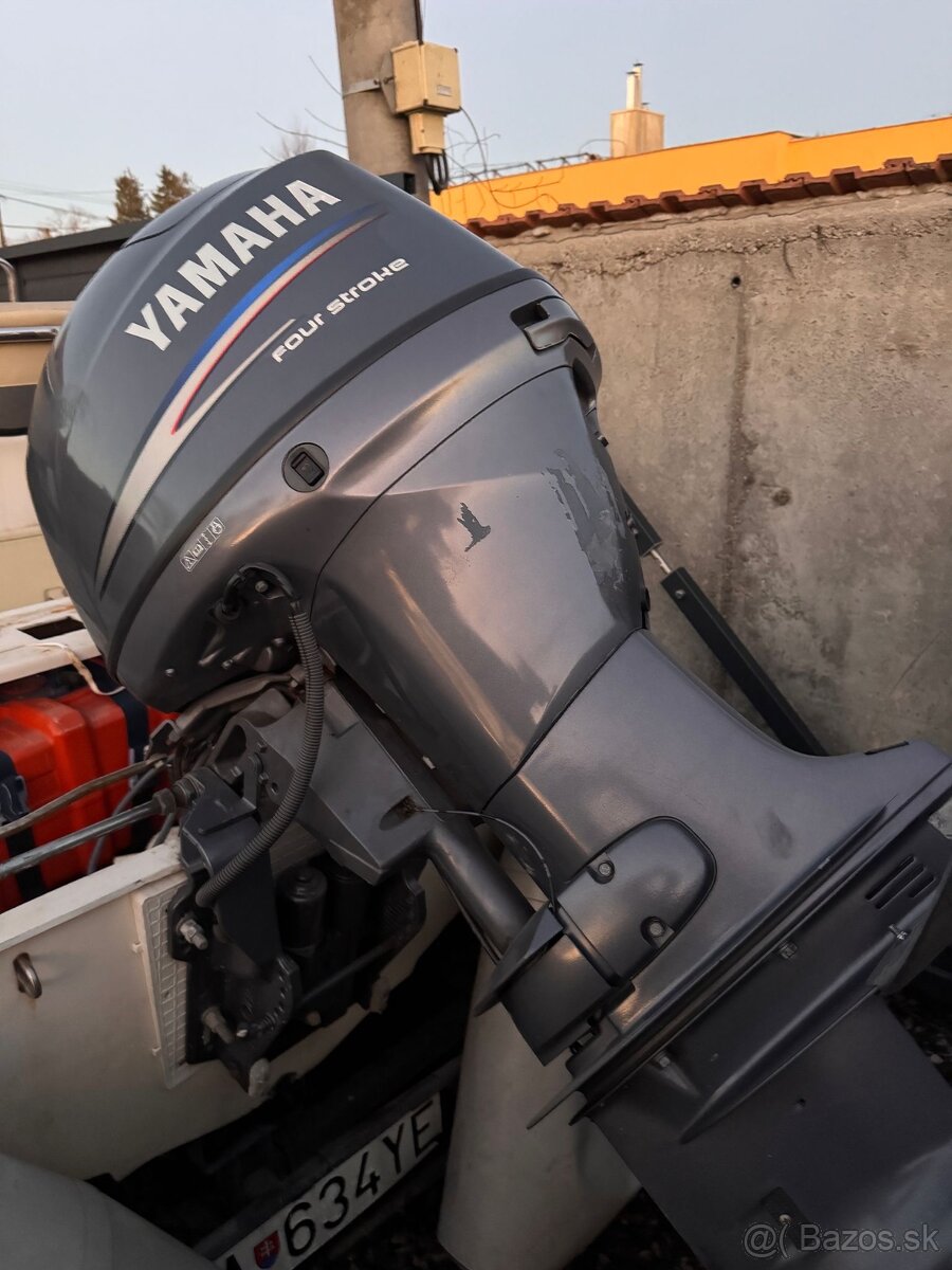 Loď s motorom YAMAHA60 Four Stroke