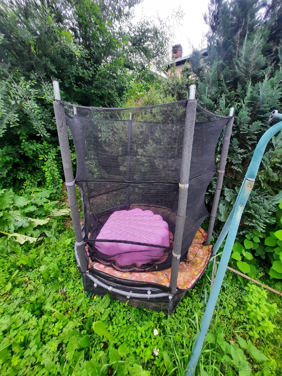 Trampolína