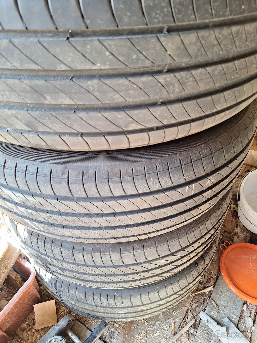 Michelin 215/65/R17
