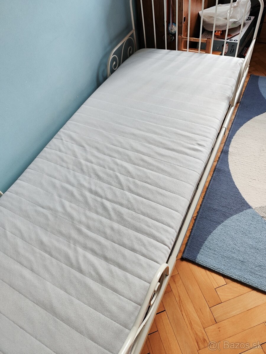 Rastúce postele Minnen IKEA