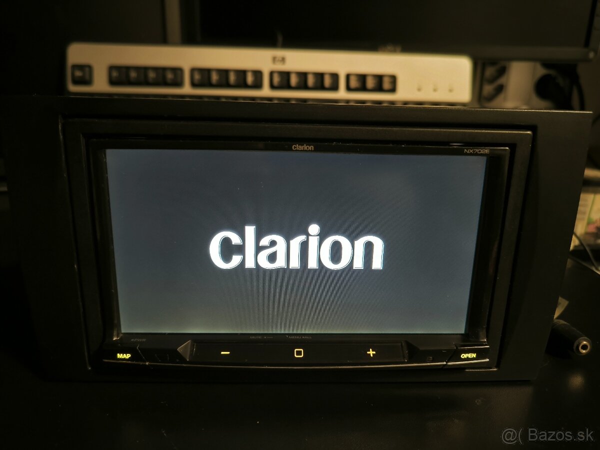 Clarion NX702E