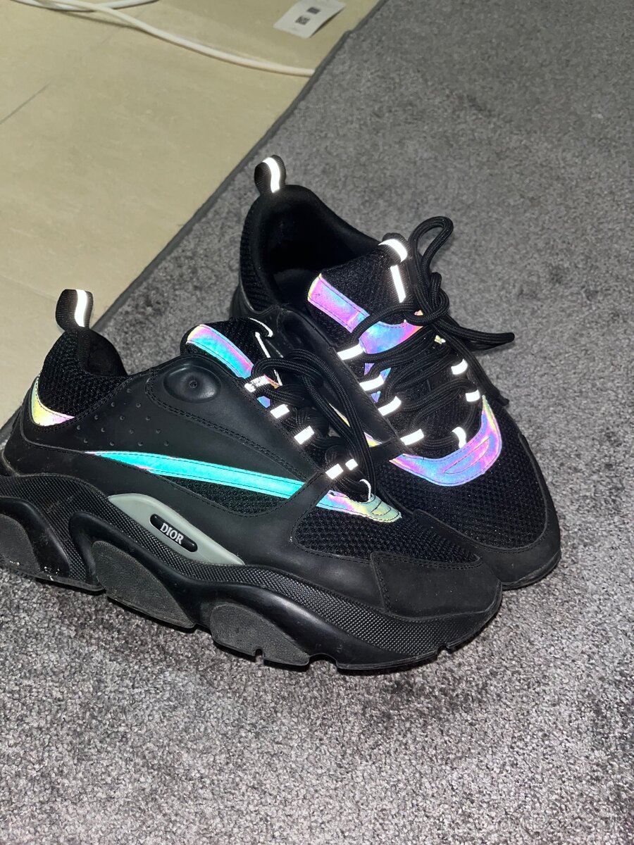 Dior b22