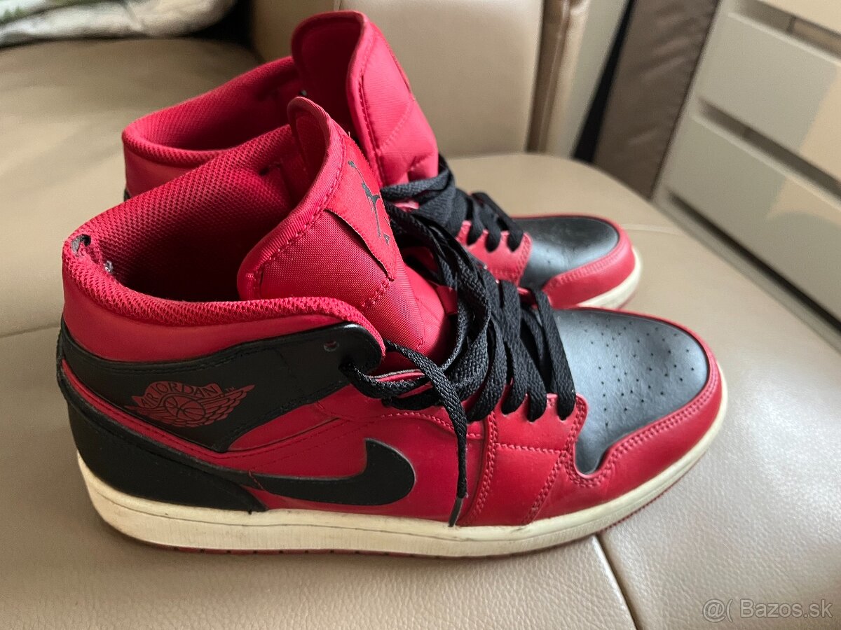 Air Jordan 1 Mid Reverse Bred (43)