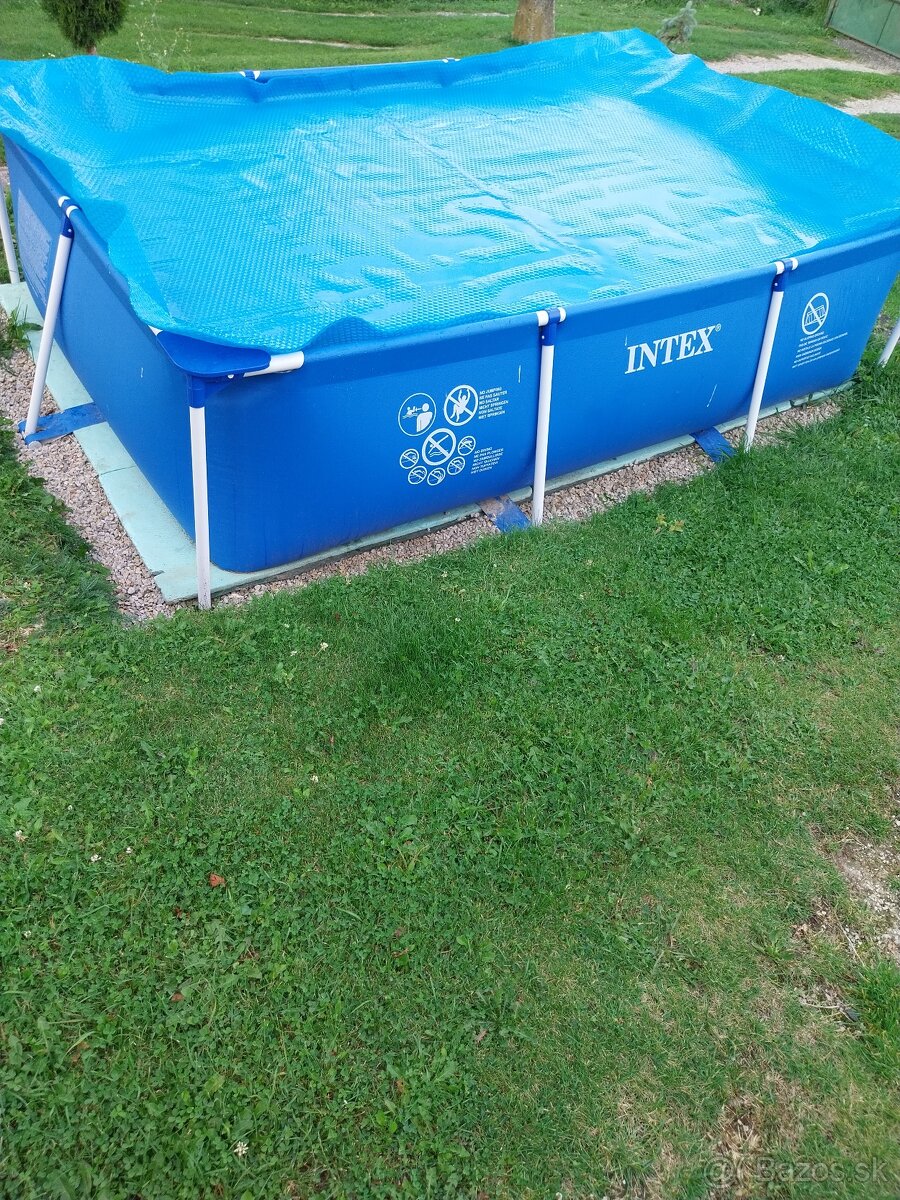Predám bazén intext