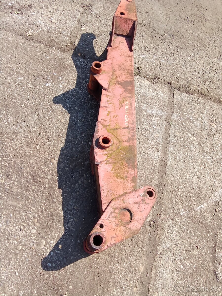 Belarus traktorbager MTz rameno vyložnika