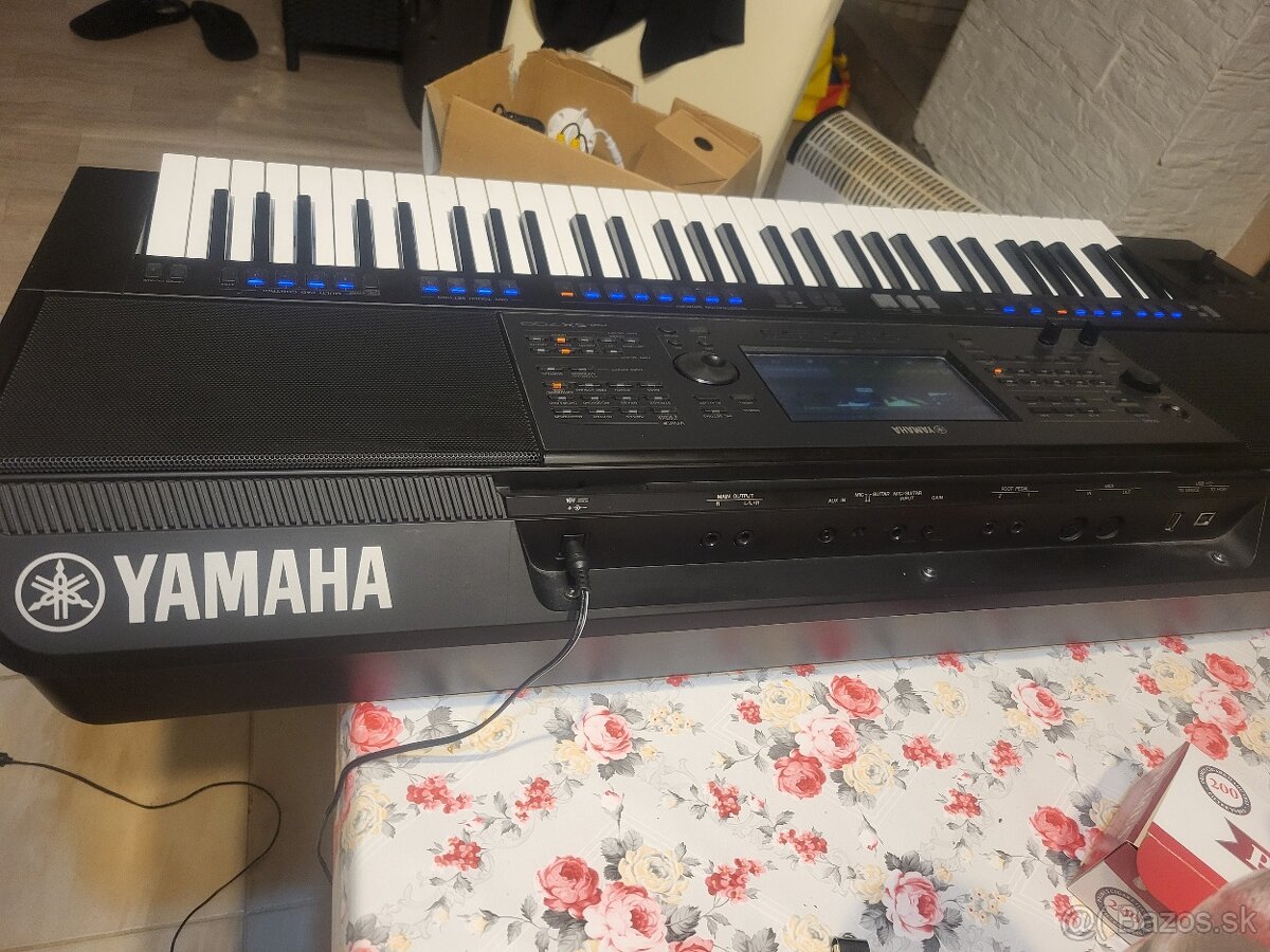 Yamaha SX700