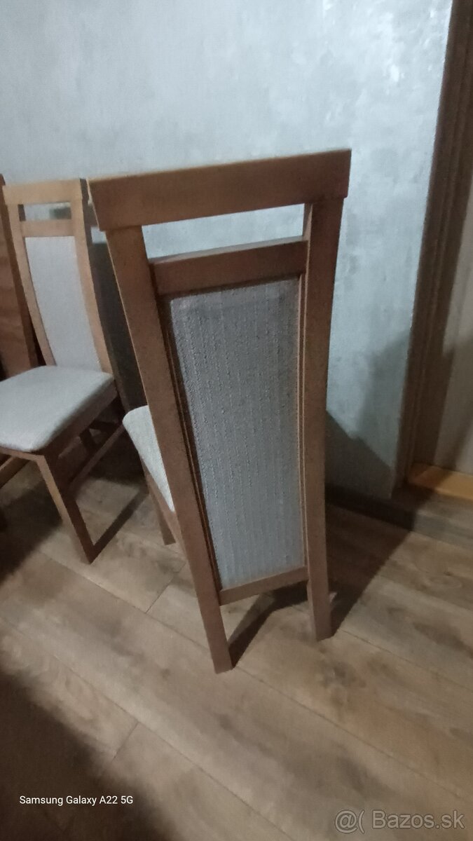 6 ks jedálenských stoličiek