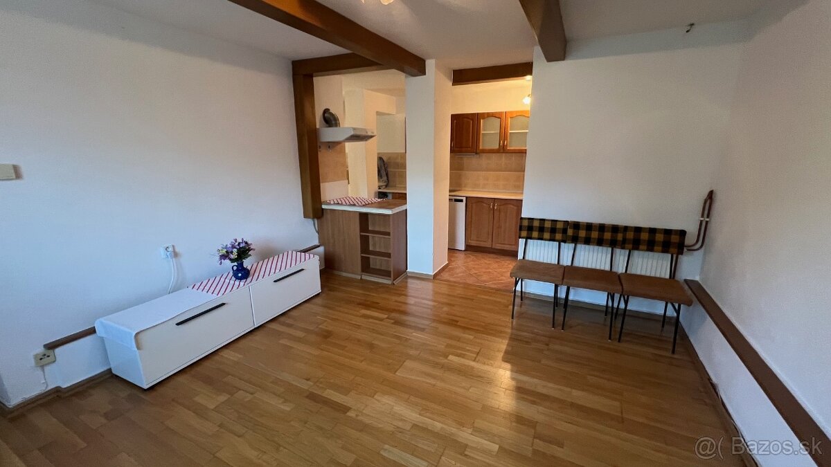 TRIOREALITY - 2-izb byt na prenájom - Klubina