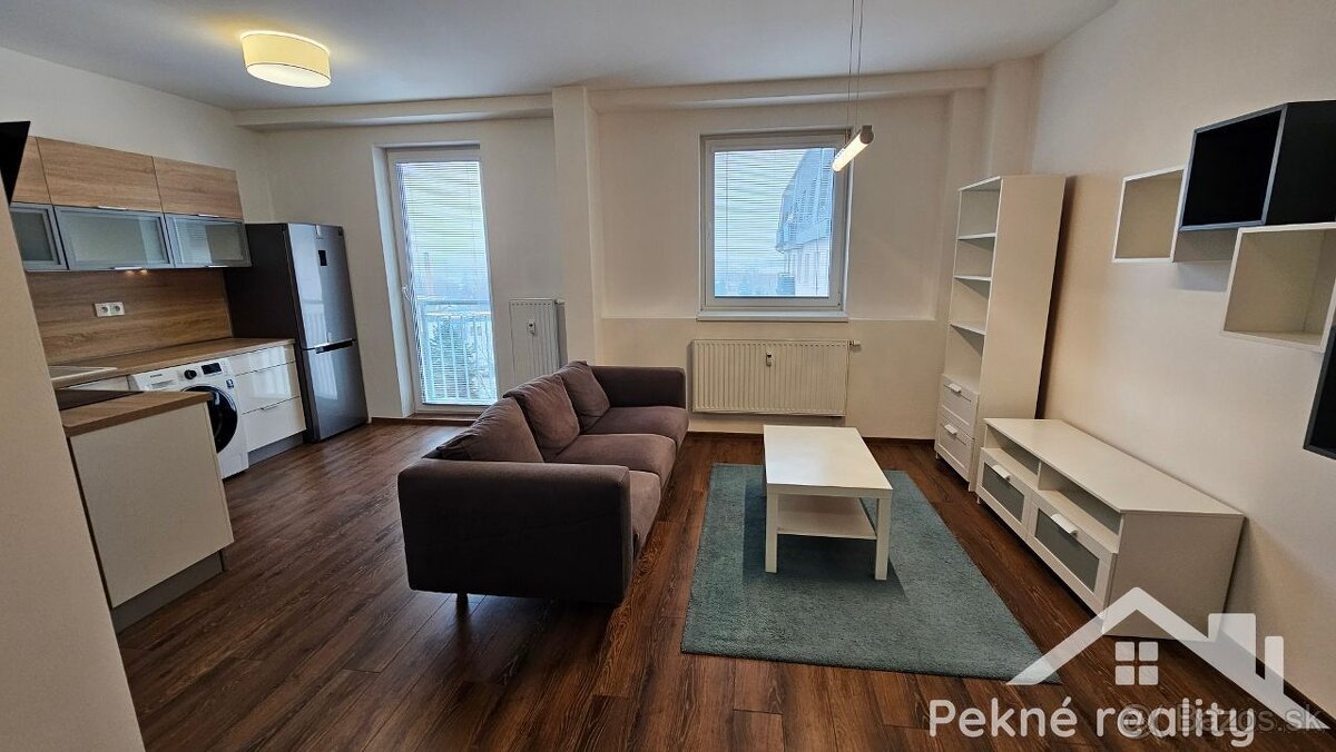 Prenájom zariadeného 1 izbového bytu s garážovým státím Zvol