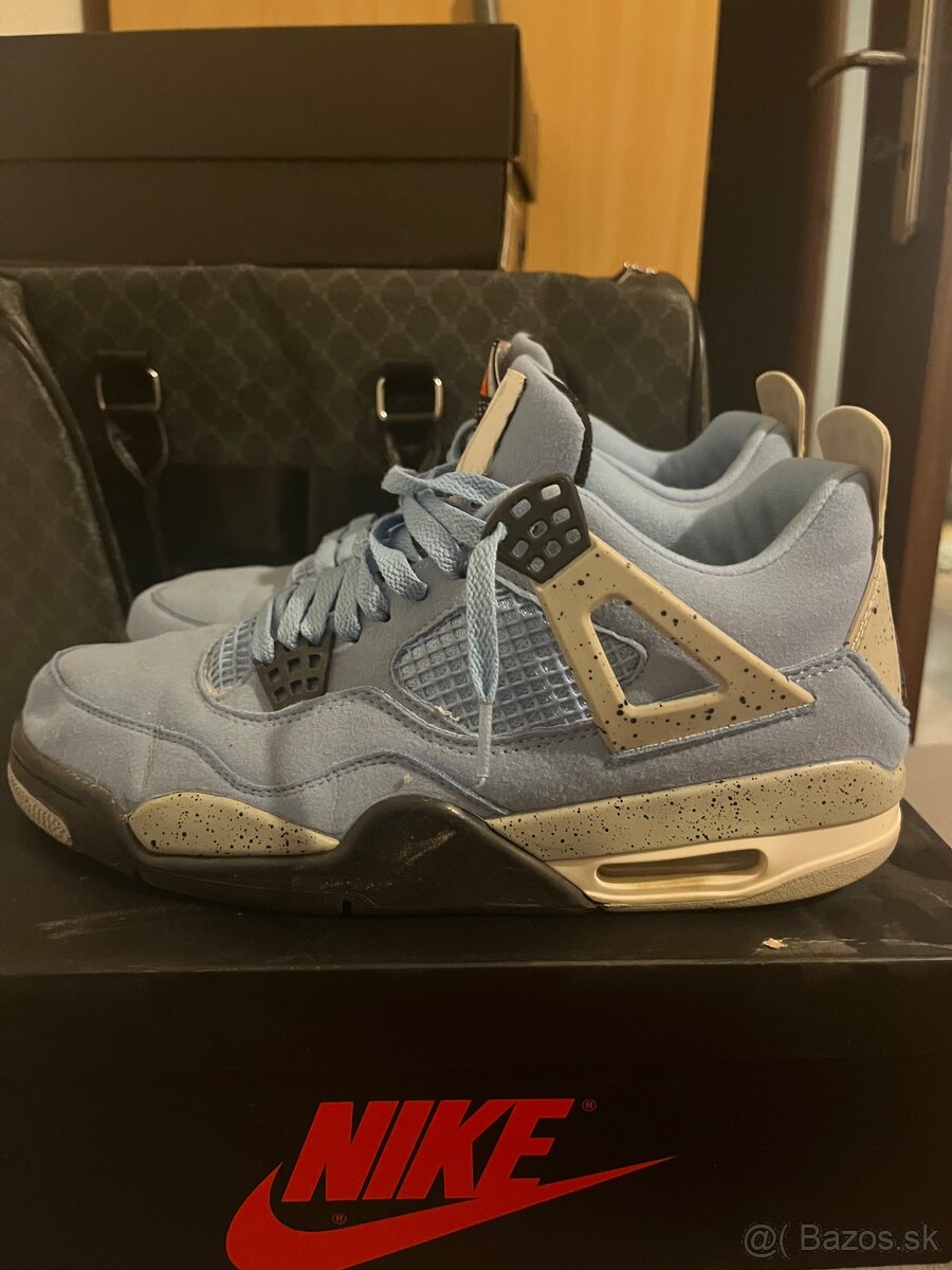 Jordan 4 UNC