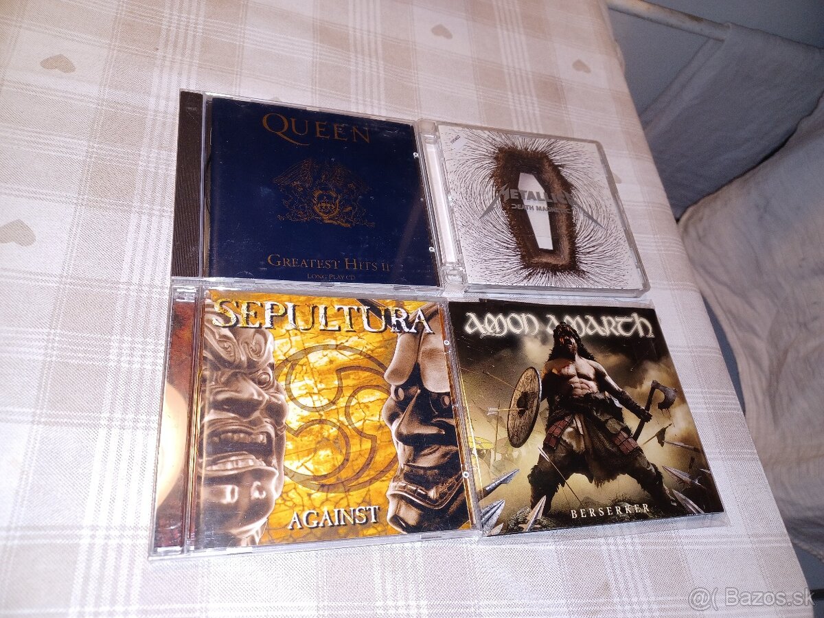 Predam CD Queen, Metallica, Sepultura a Amon Amarth