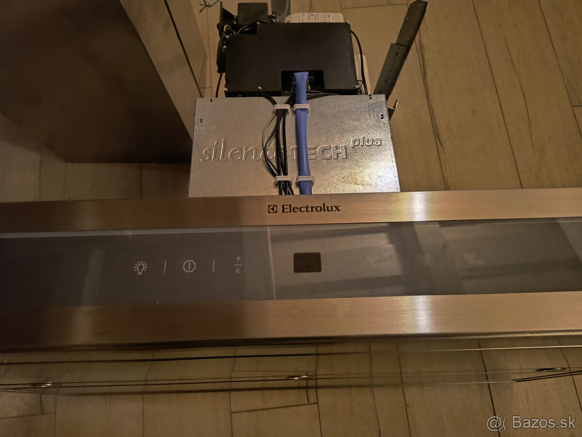 Nerezový ostrovný kuchynský digestor Electrolux