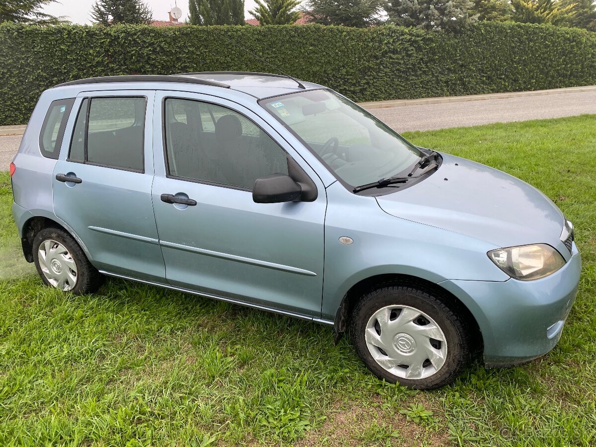 Predam Mazda 2, benzin