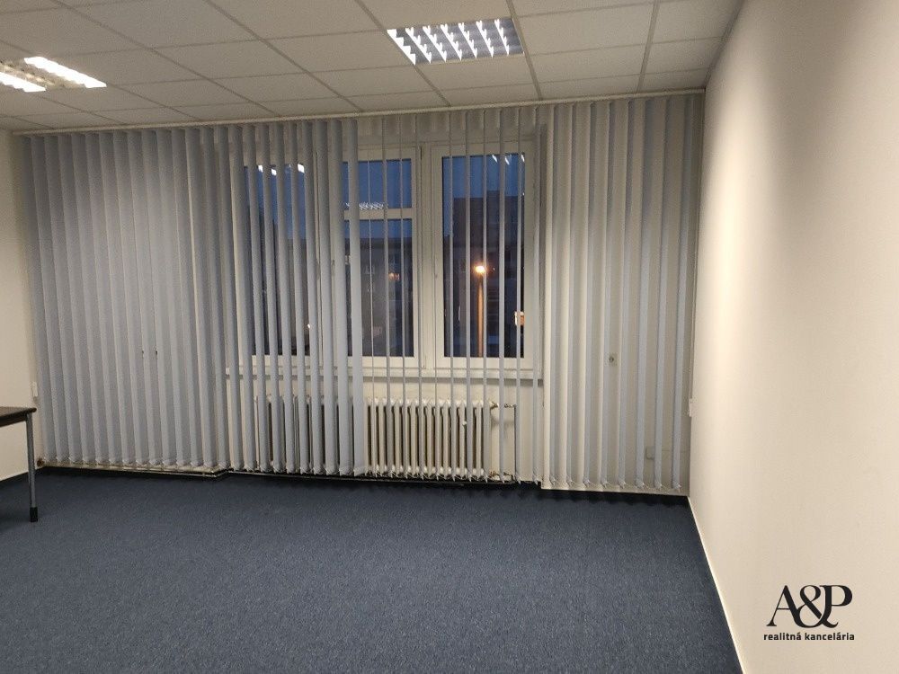 NA PRENÁJOM KANCELÁRSKY PRIESTOR, ŠTEFÁNIKOVA UL., 30M2, SEN