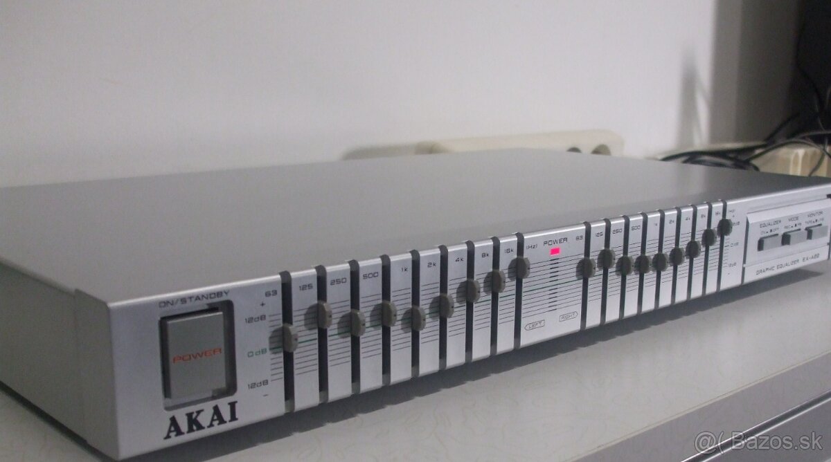 2x9 pasmovy strieborny equalizer AKAI EA-A22 = vyroba Japan