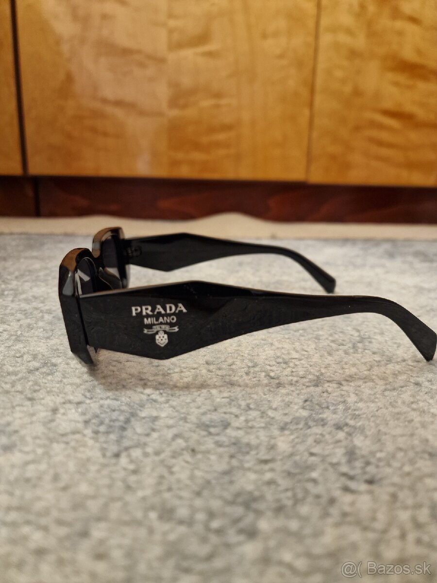 Prada slnečné okuliare