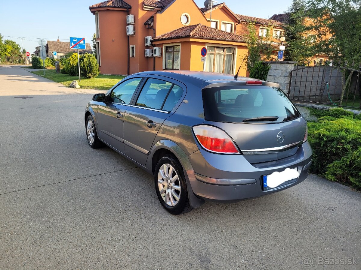 Predam opel astra h 1.4 16v benzín kw 66 r.v 2006