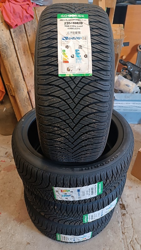 235/40 R19 celoročné pneumatiky DOT 2025