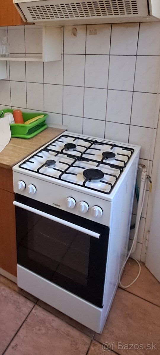 Plynovy sporak