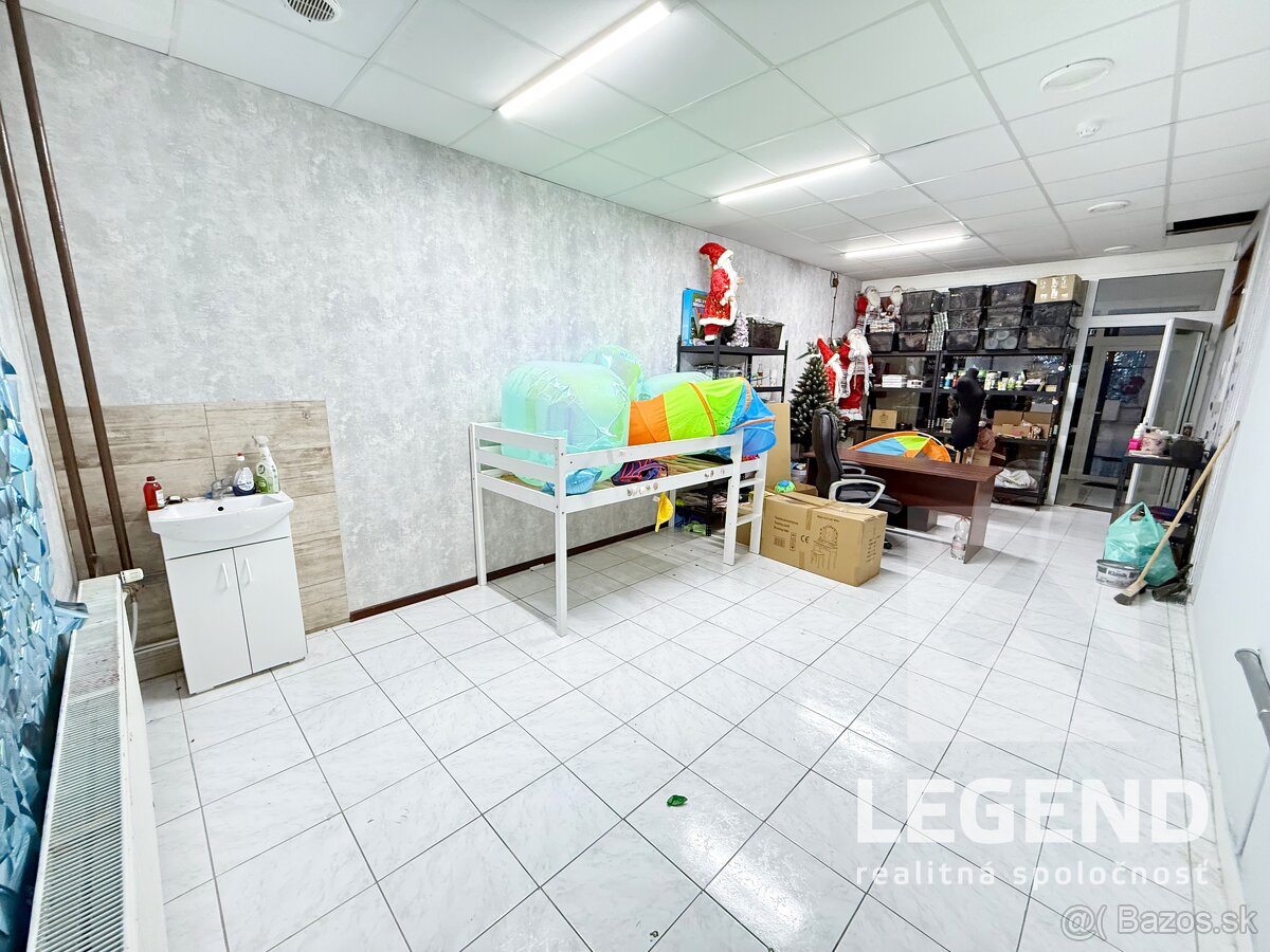 Prenájom priestoru na námestí v NMnV - Nataly pasáž, 30m2,