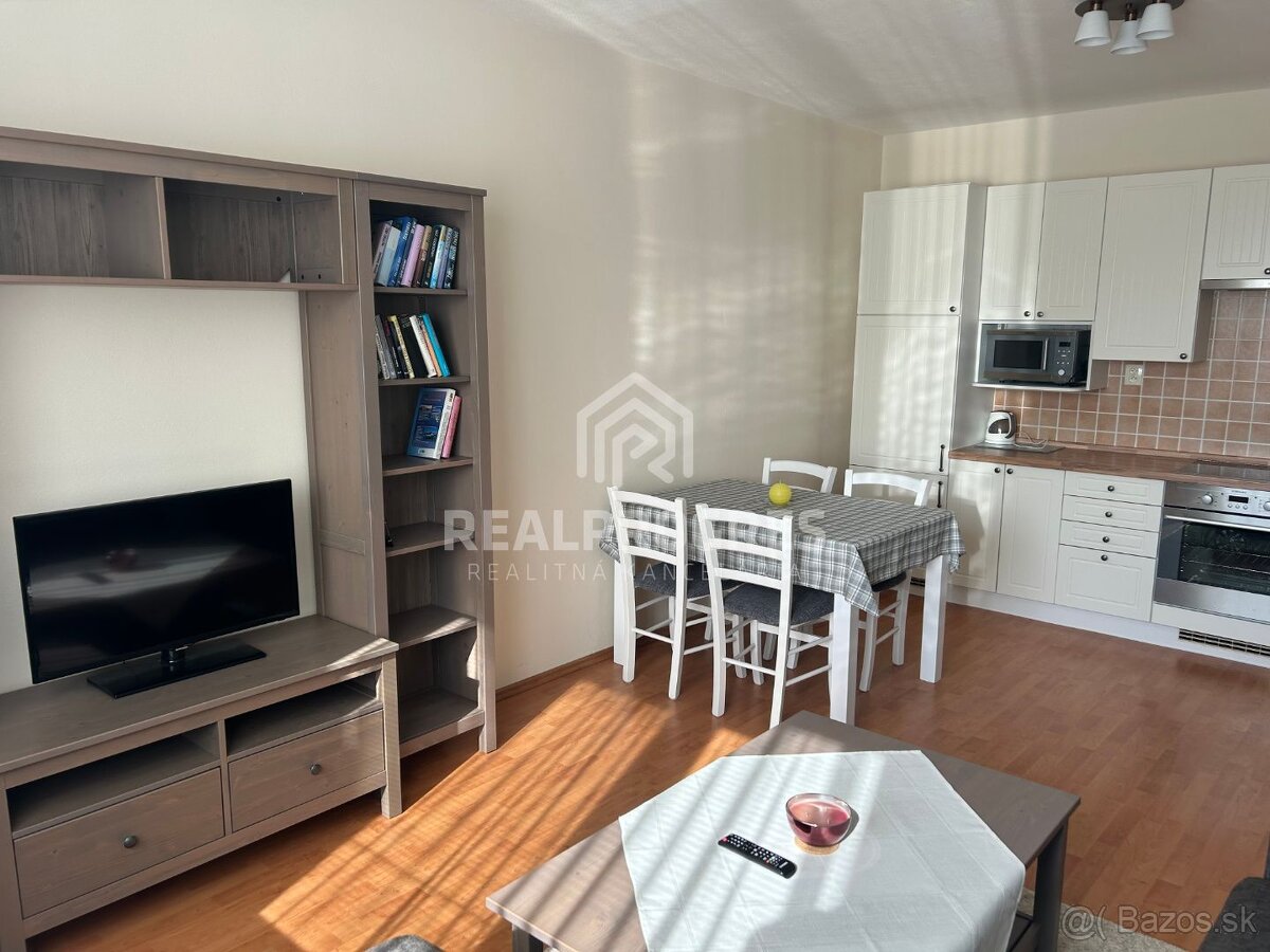 Na prenájom 2 izbový byt Nitra Jelenecká