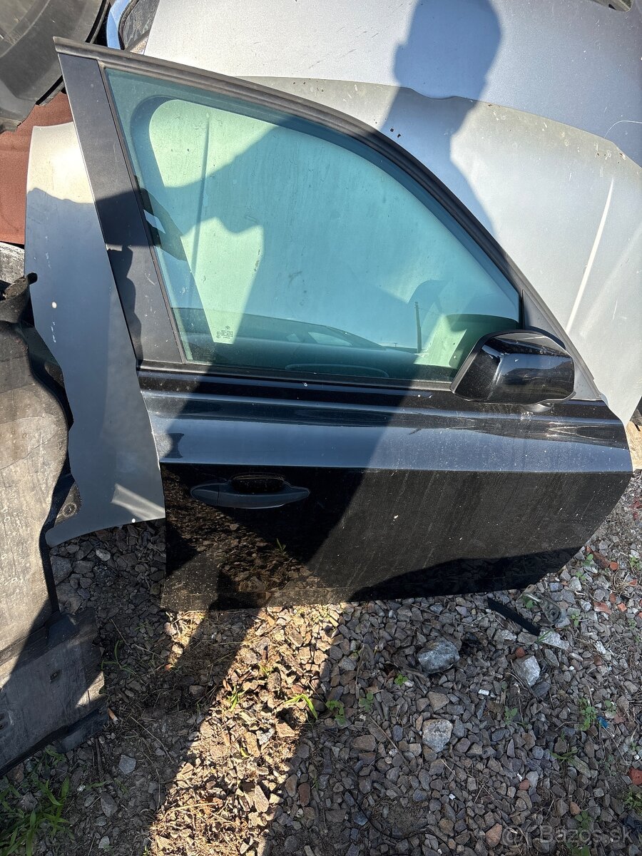 Pravé predné dvere komplet BMW e83 x3