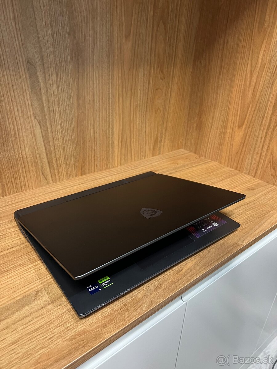 MSI Vector 16 HX A13VHG