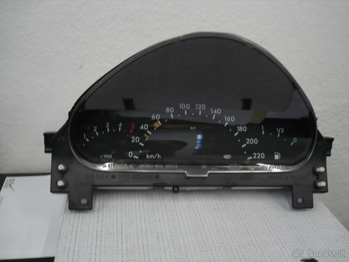 Mercedes A-160 - tachometer.