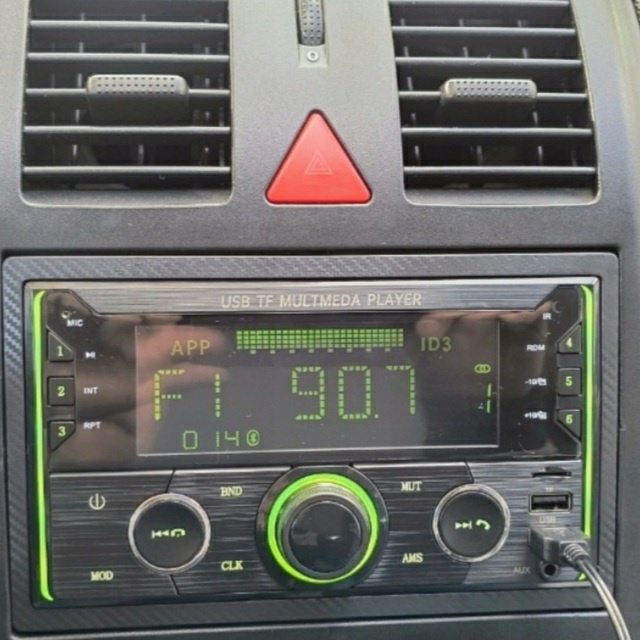 2 Din-ove autorádio Bluetooth 4x45w