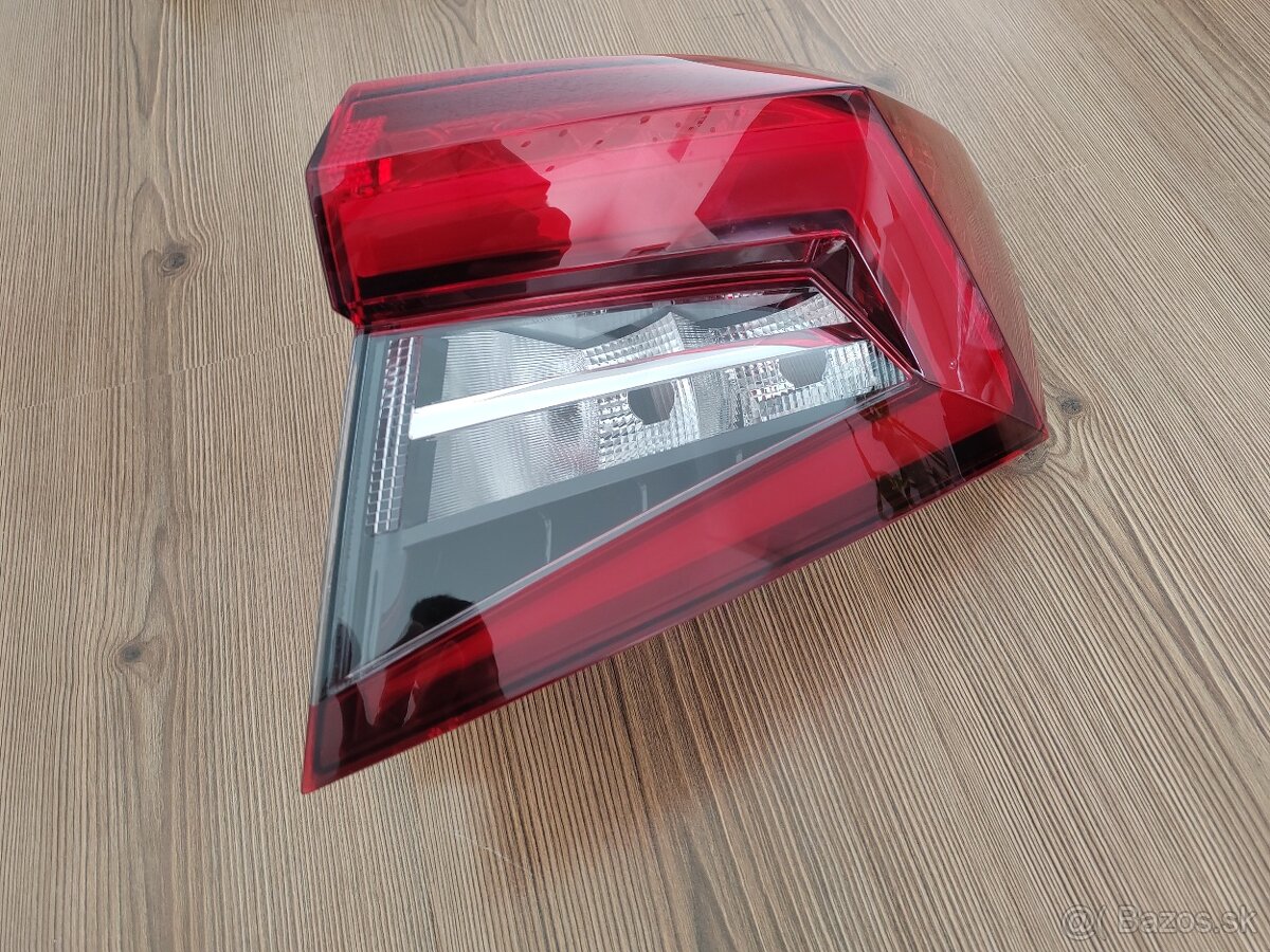 Škoda Karoq zadné svetlo