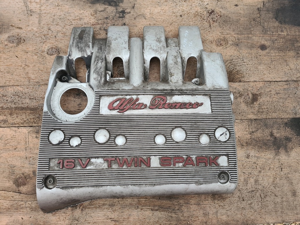 Kryt motora Alfa Romeo 147 1.6 16V T.S.