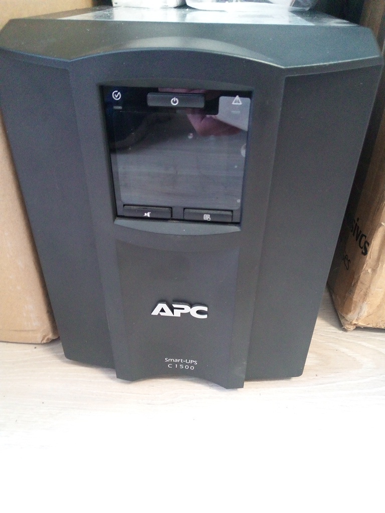 APC smart UPS c 1500
