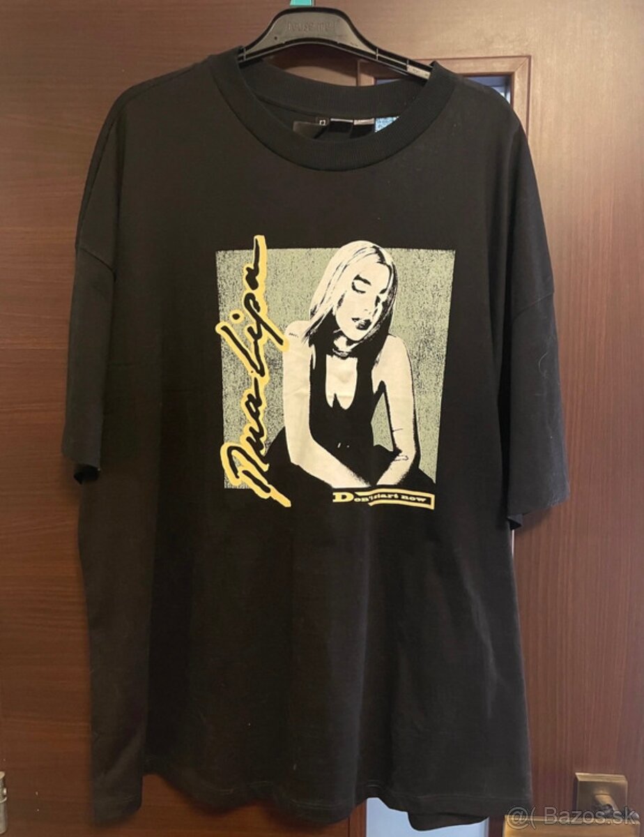 Dua Lipa H&M tričko