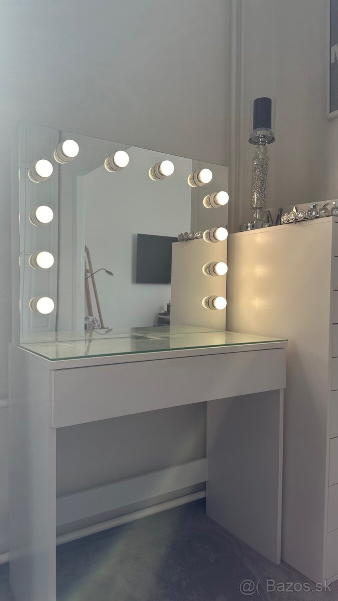 Vanity makeup malovaci stolik