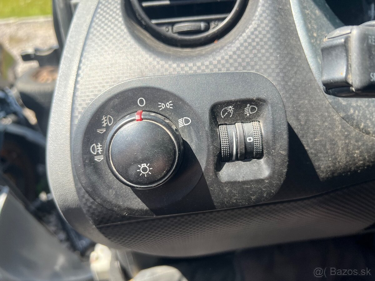 Predám vypínač svetiel na Seat Altea