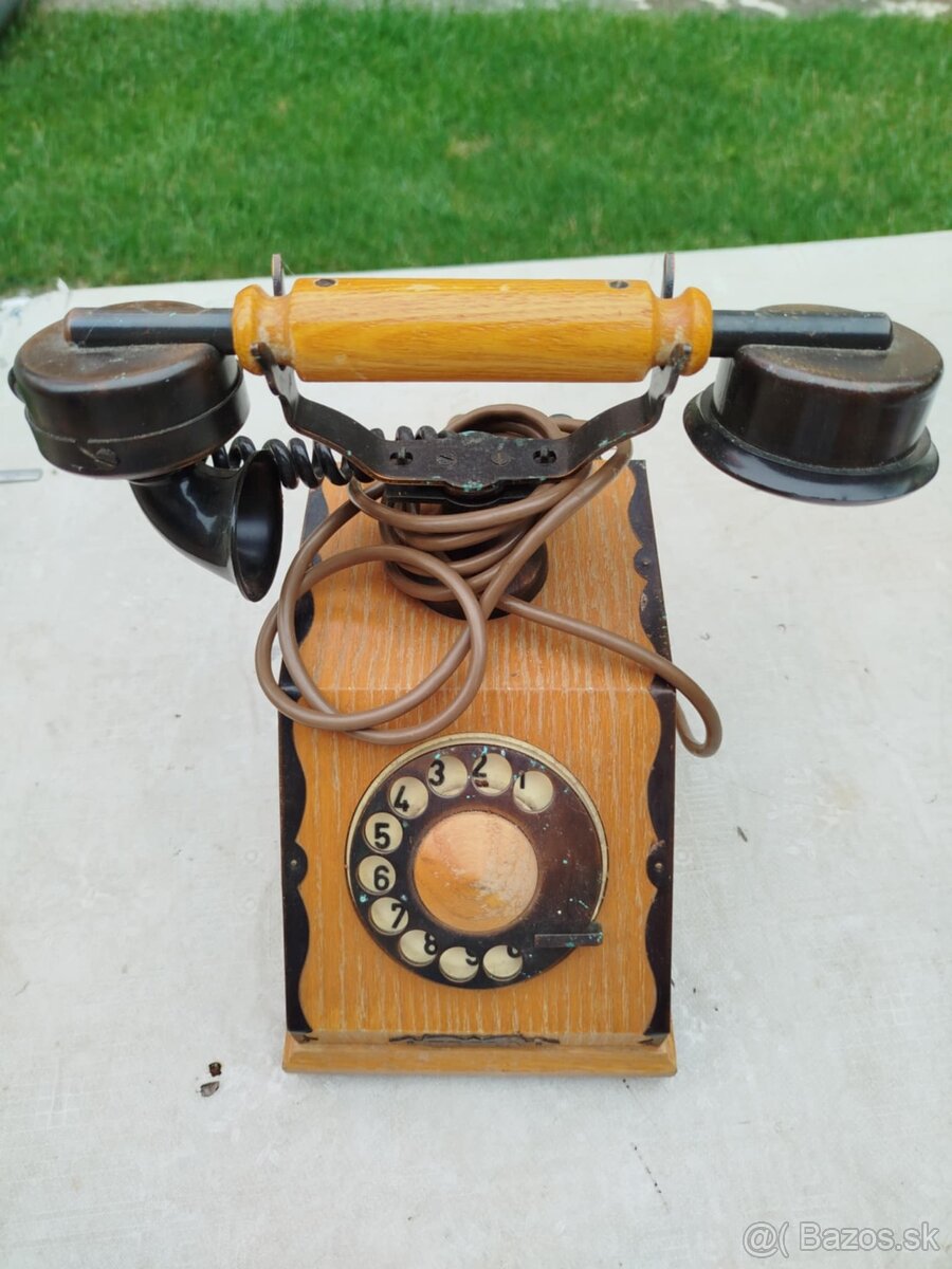 stary telefon