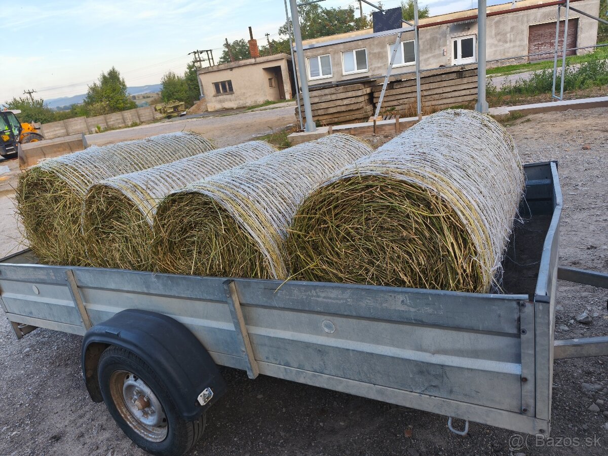 Lucerka,datelina psenicna slama