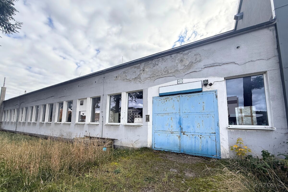 Skladový priestor na prenájom 260 m² pri polyfunkčnom centre