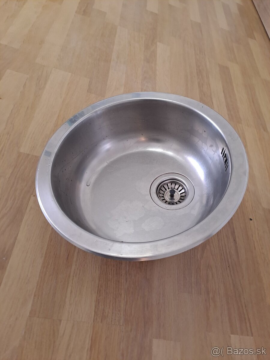 Pracovňa doska (215x68cm) drez a vodovodna bateria