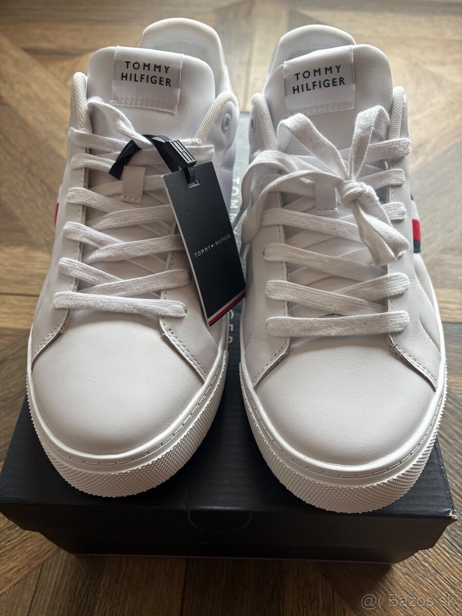 Pánske topánky TOMMY HILFIGER. Veľkosť 43