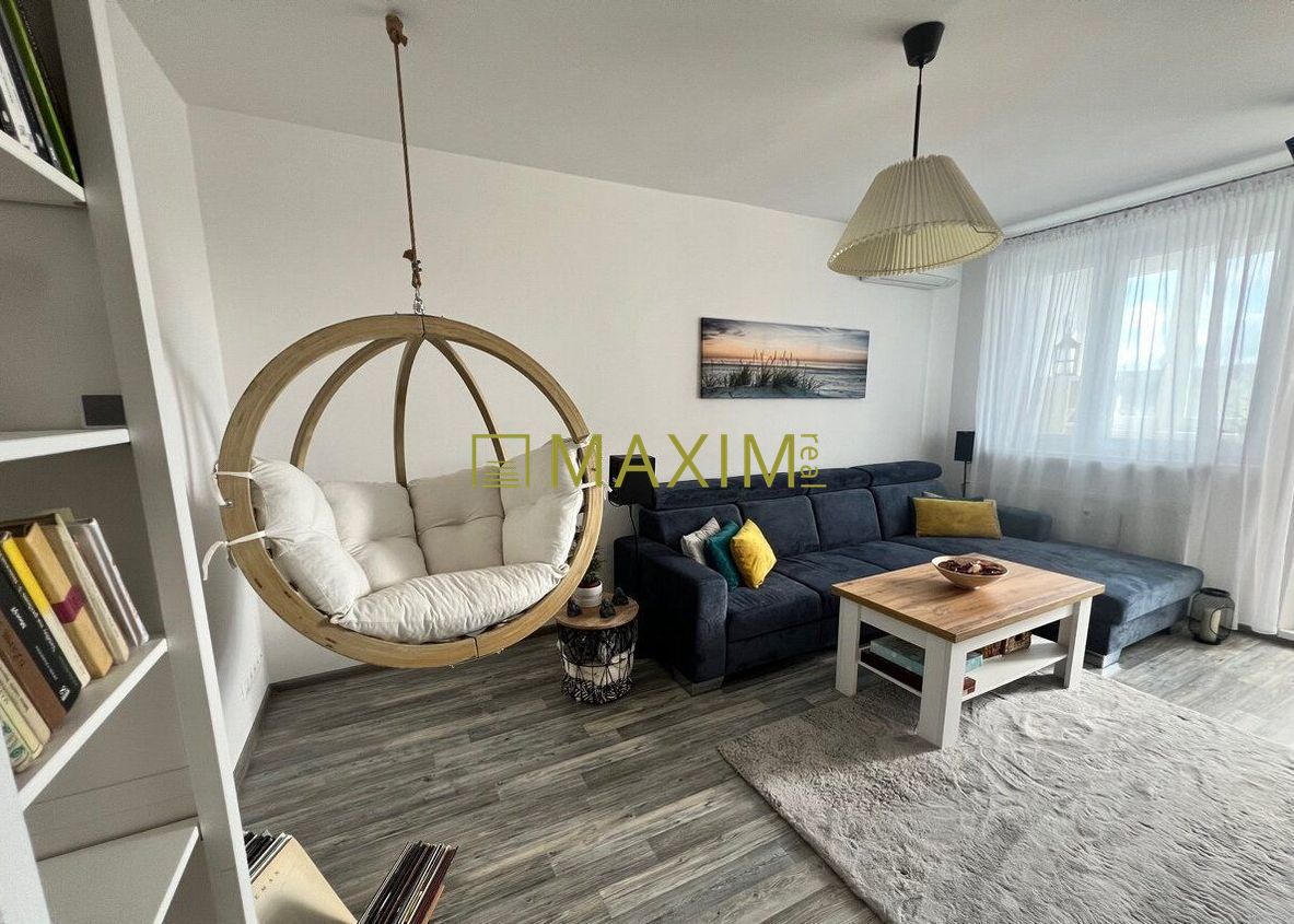 Veľmi pekný zrekonštruovaný 3- izbový byt s lodžiou na ulici