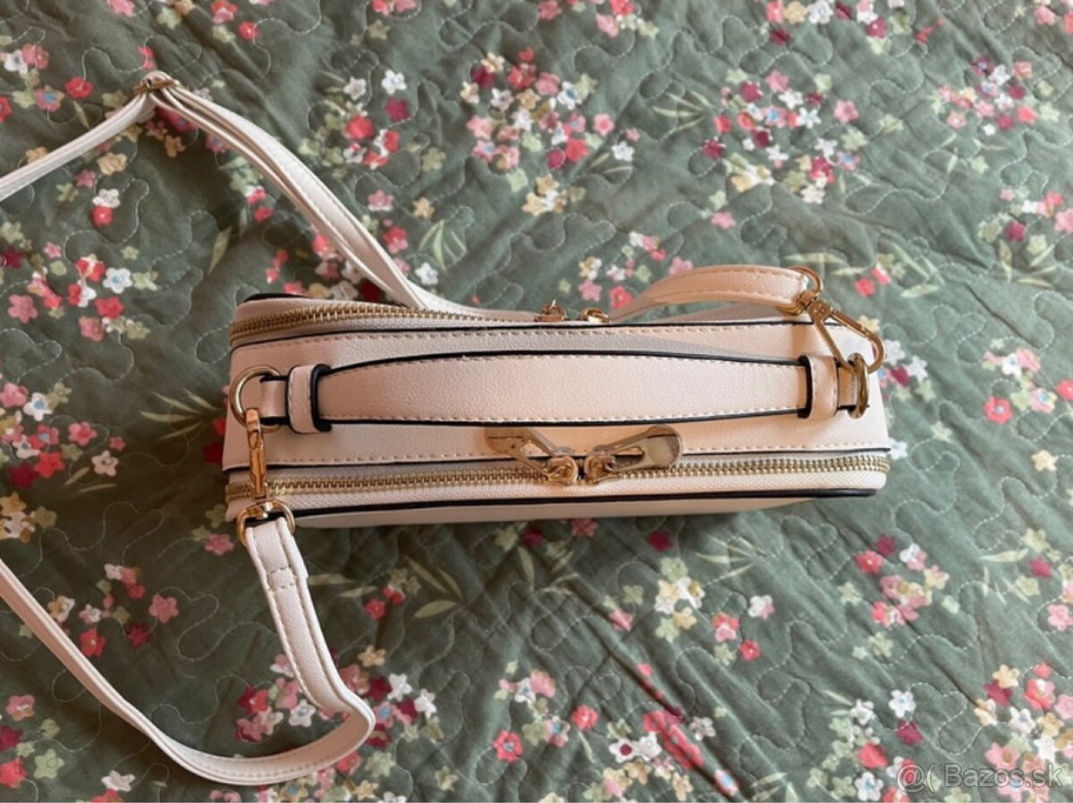 biela crossbody kabelka