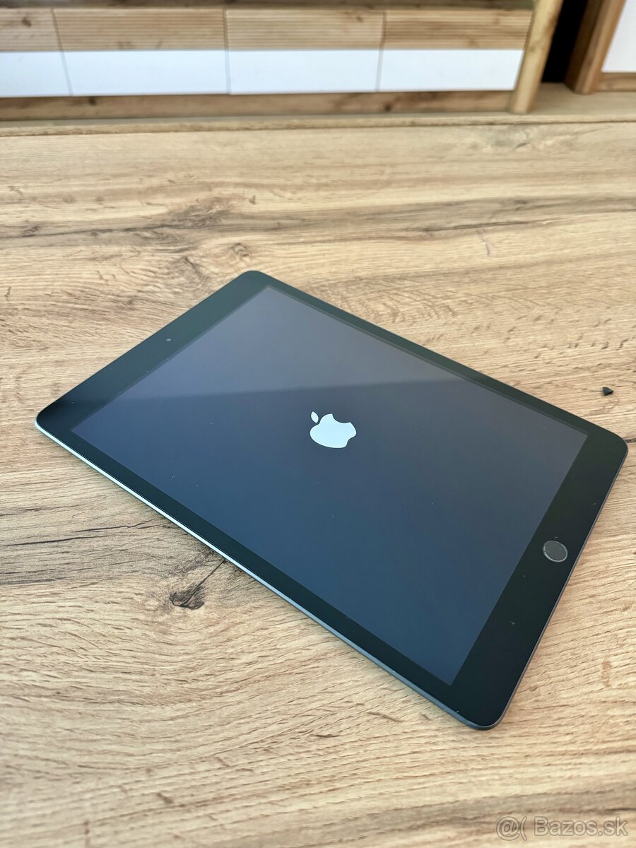 iPad 10.2 128GB WiFi Vesmírne Sivý 2019