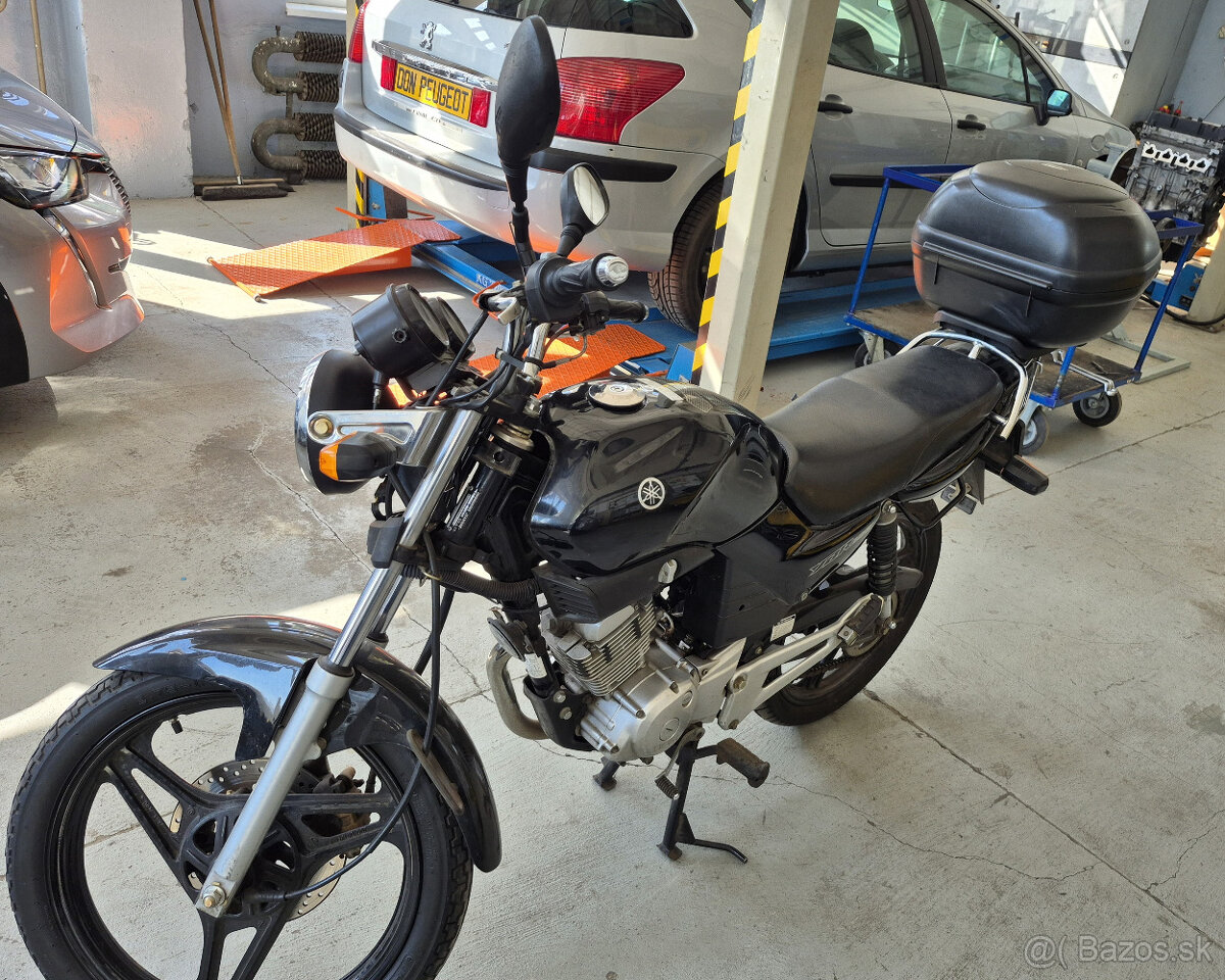 Motocykel YAMAHA YBR 125