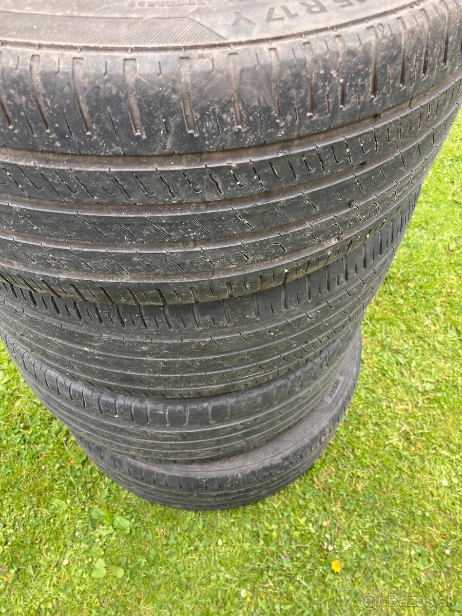 225/45 R17
